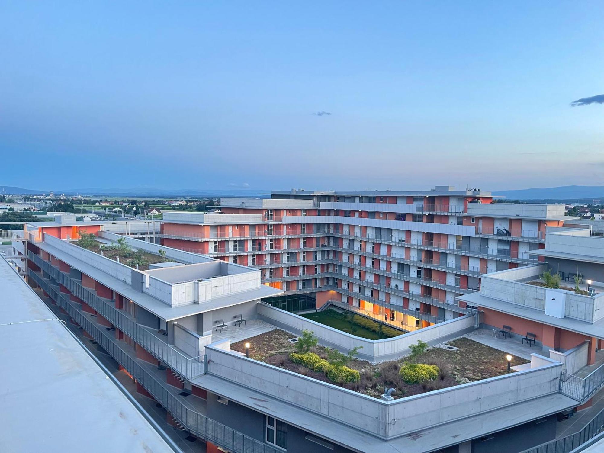 דירות גראץ 100 Qm Penthouse, Self-Check-In, 2 Parkplaetze מראה חיצוני תמונה
